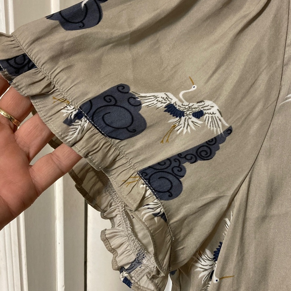 T Tahari Light Tan Blouse with Artistic Design - Picture 7 of 11